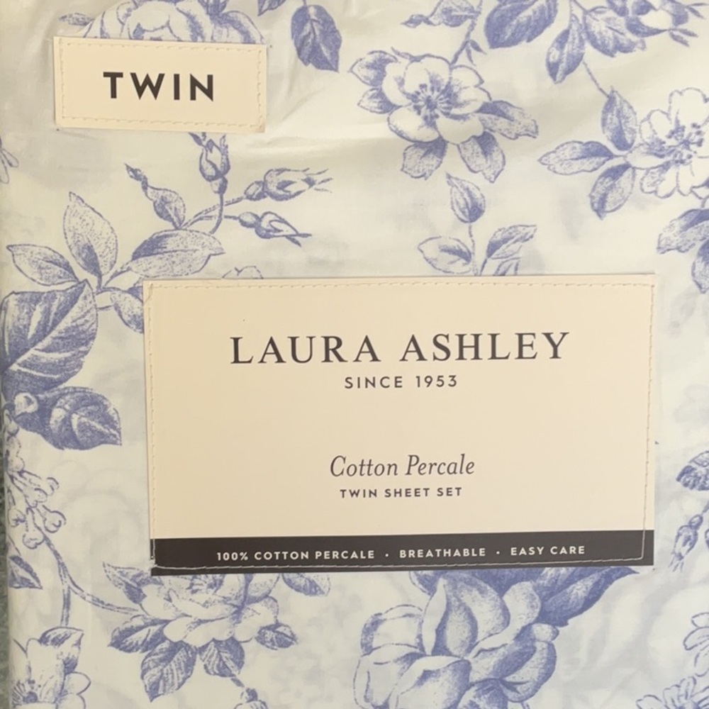 🦋 Laura Ashley twin sheet set. Cotton percale. New!
